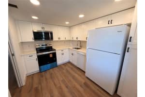 605 Oaks Drive 406, Pompano Beach