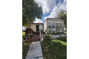 5242 29th Street, Davie