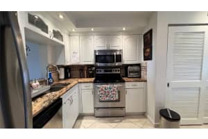 7610 Nw 18th Street 405, Margate