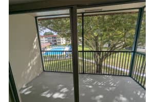 9800 Hollybrook Lake Drive 9-303, Pembroke Pines