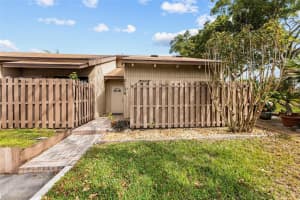 2136 Sw 81st Way, Davie