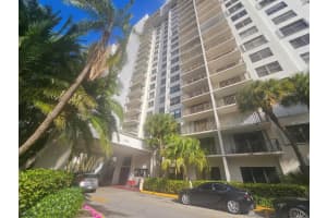 18151 Ne 31st Court 1216, Aventura