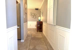 68 Royal Oak Court 107, Vero Beach