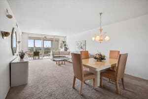 575 Oaks Lane 908, Pompano Beach