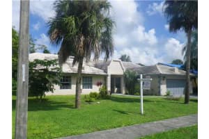 6591 Nw 46th St, Lauderhill