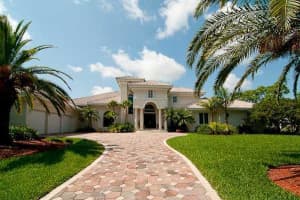 7250 N Peppertree Cir N, Davie