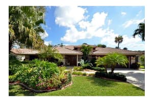 2755 Oak Tree Ln, Oakland Park
