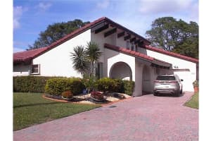 8164 Pine Circle 9, Tamarac