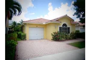 119 Danielle Ct, Weston
