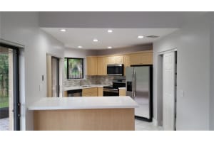 901 Sw 109th Avenue, Pembroke Pines