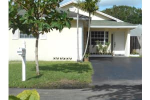 8421 Sw 41st Court, Davie