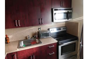 220 Sw 9th Ave 212, Hallandale Beach