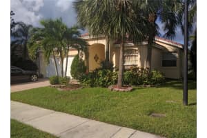 48 Gables Blvd, Weston 48 Gables Blvd, Weston