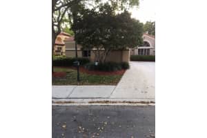 1381 Harbour Side Dr, Weston