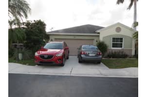 317 W Riverbend Dr, Sunrise