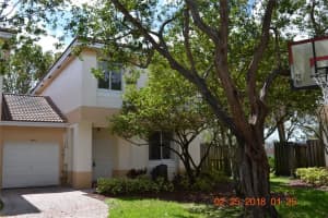 6650 Hidden Cove Drive 6-6, Davie