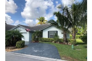 5308 Pine Circle, Coral Springs