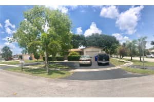 2240 Nw 93rd Way, Pembroke Pines