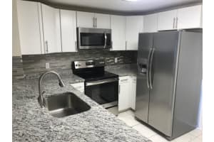5140 S University Dr 5140, Davie