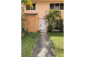 8608 Sw 156th Place 328, Miami