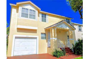 10210 Nw 6th Street, Pembroke Pines