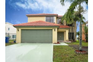 1021 Sw 88th Way, Pembroke Pines