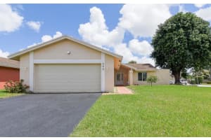 966 Sw 56th Avenue, Margate