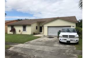 8941 N Lake Miramar Cir, Miramar 8941 N Lake Miramar Cir, Miramar