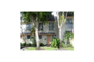 543 N Pine Island Road 23, Plantation