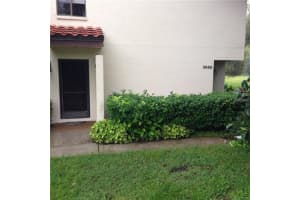 5662 Gardens Dr #104, SARASOTA