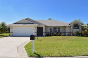 5338 Eastpointe Ln, SARASOTA
