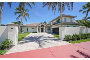 125 S Blvd Of Presidents, SARASOTA