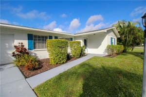 2806 Taunton Dr W, BRADENTON
