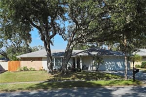 2929 Mayflower St, SARASOTA