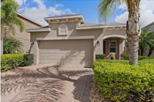 8424 Nandina Dr, SARASOTA
