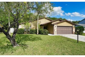 665 Eastpointe Pkwy, SARASOTA