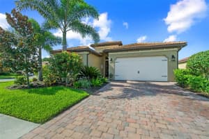 655 Resolute Ln, NOKOMIS