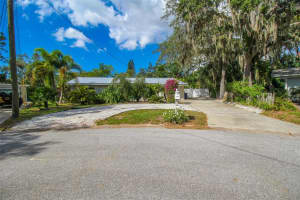 3223 Rowena St, SARASOTA