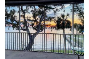 1100 Imperial Dr #202, SARASOTA