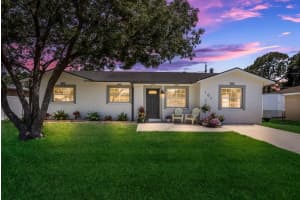 165 Alpine Ct, BRADENTON
