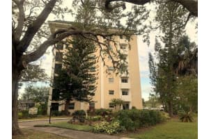 512 W Venice Ave #207, VENICE