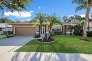 4893 Post Pointe Dr, SARASOTA