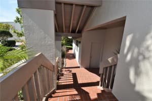 1631 Starling Dr #204, SARASOTA