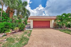 6009 Courtside Dr, BRADENTON
