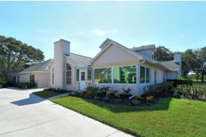 4645 Whirlaway Dr, SARASOTA