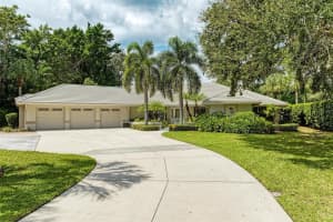 2404 Landings Cir, BRADENTON