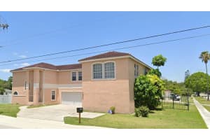 1621 Dr Martin Luther King Way, SARASOTA