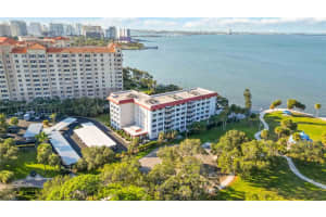 1100 Imperial Dr #108, SARASOTA