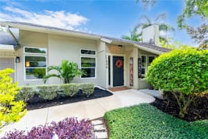 1046 Greystone Ln, SARASOTA
