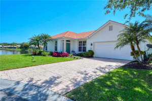 6520 Deer Lake Ct, SARASOTA